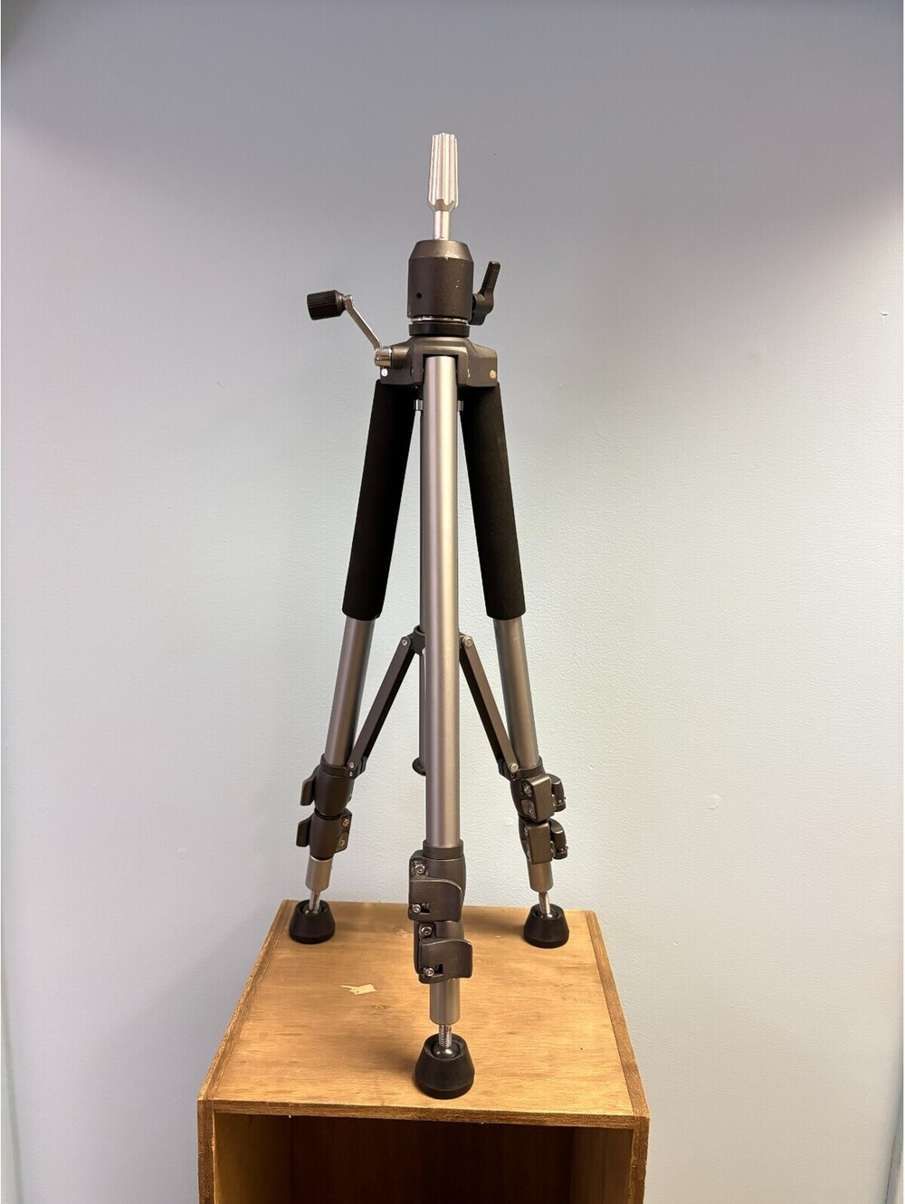 Heavy Duty Cosmetology Mannequin Head Tripod Stand Adjustable Salon Hair Styling